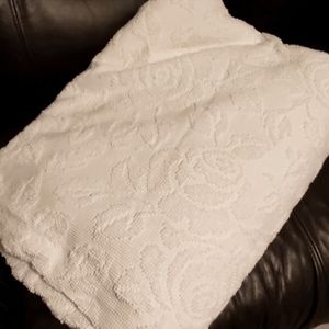 Vintage Fieldcrest 100% Cotton/Chenille Bedspread